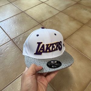 Brand New Ultra Game Snap Back LA Lakers Flat Brim Hat